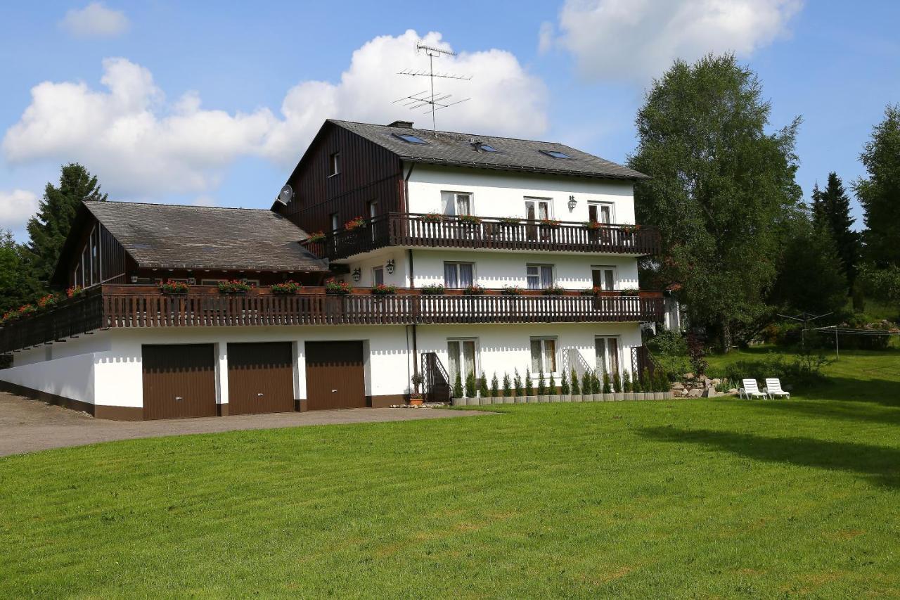 Landhotel Garni Schweizerhaus โชนวัลด์ ภายนอก รูปภาพ